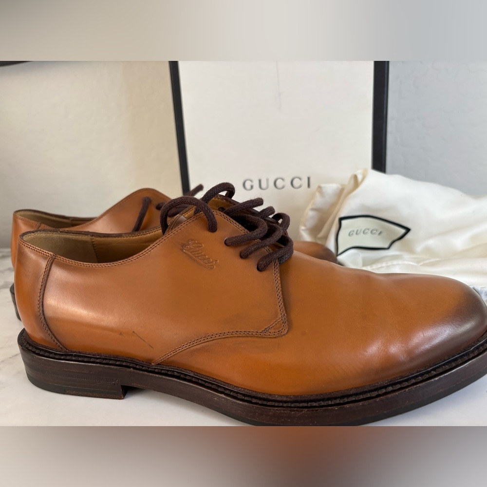 Gucci logo-debossed leather Derby shoes - Picture 4 of 12